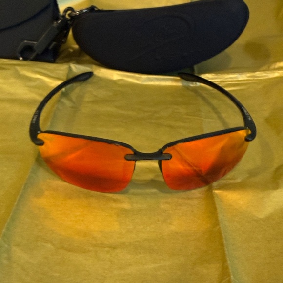 Unisex Authentic Maui Jim MJ SPORT Polarized Sunglasses w/ Hard and Soft Case! - Picture 2 of 9